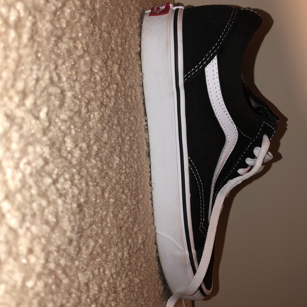 COPY - black and white old skool low top vans - Picture 2 of 6